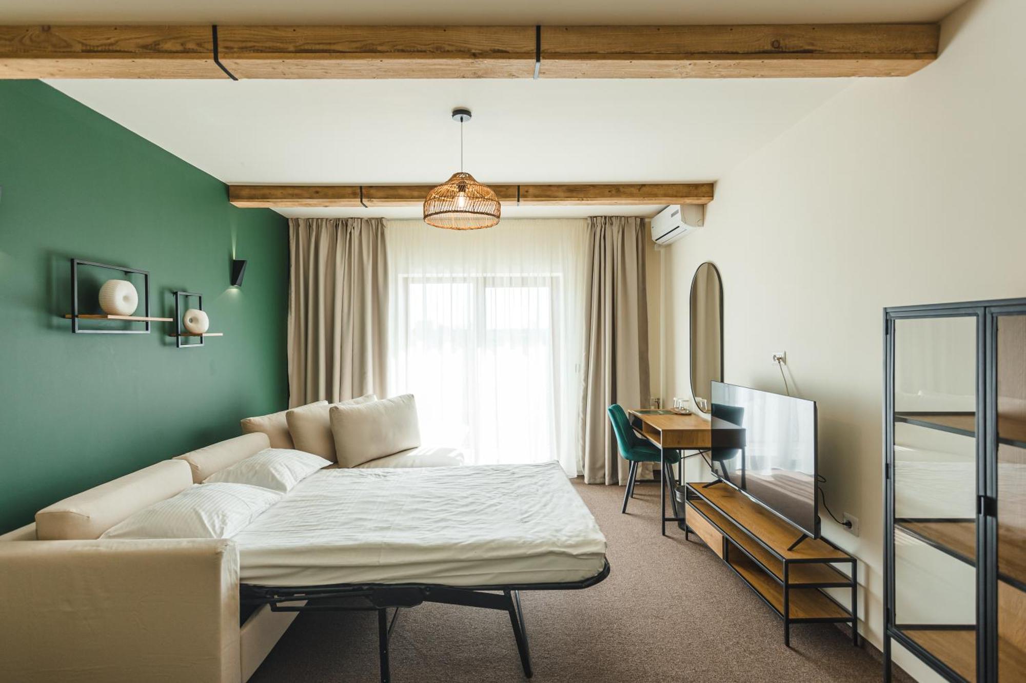Stokker Hotel Oradea Exteriör bild